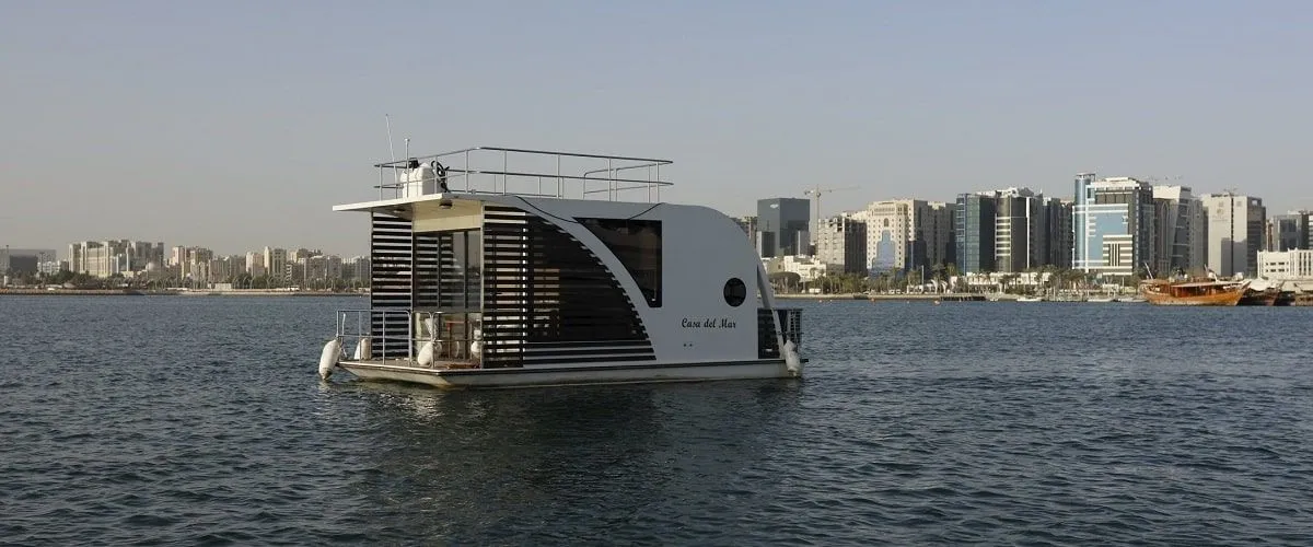 974 Cruises Qatar: Enjoy a Unique Houseboat Experience