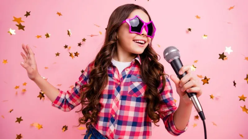 Karaoke in Qatar: Have an Exciting Time Singing your Favorite Song