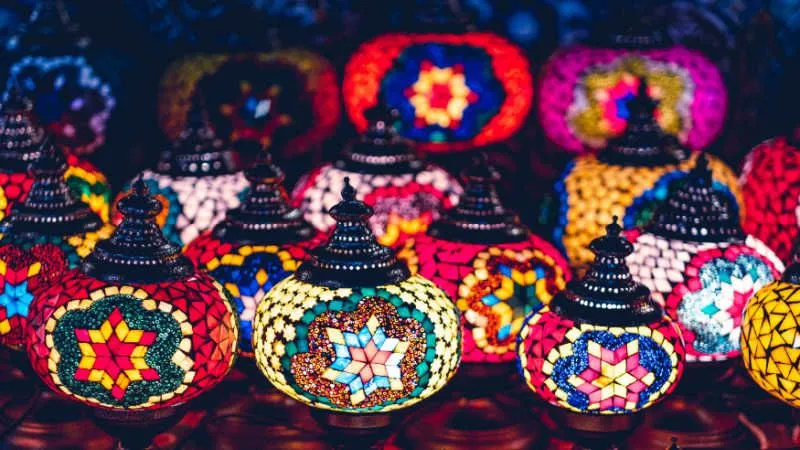 Market: Shop for the Best Arabian Souvenirs