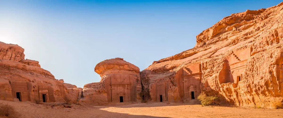الأماكن التاريخية التي يجب زيارتها في المملكة العربية السعودية: الغوص في أعماق التاريخ والتراث