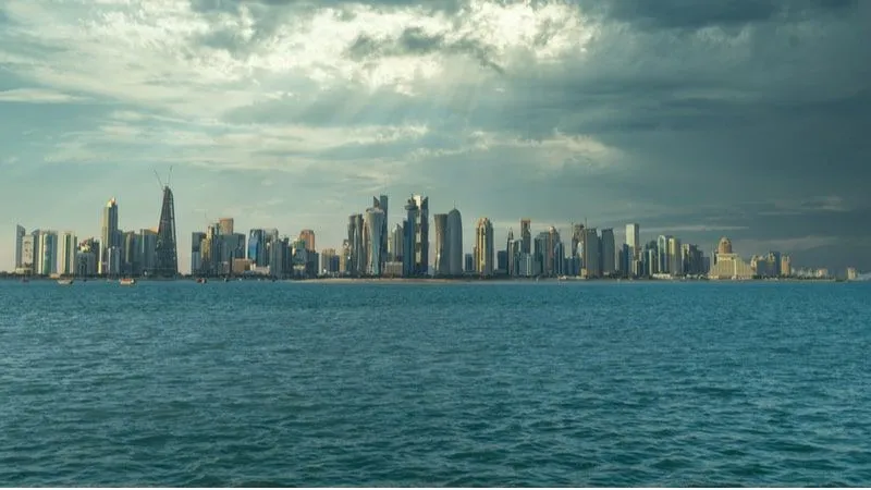 مياه بحر العرب حول كورنيش الدوحة