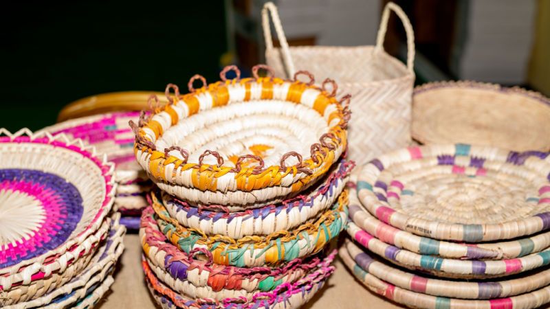 Make a Memorable Trip buying Handicrafts