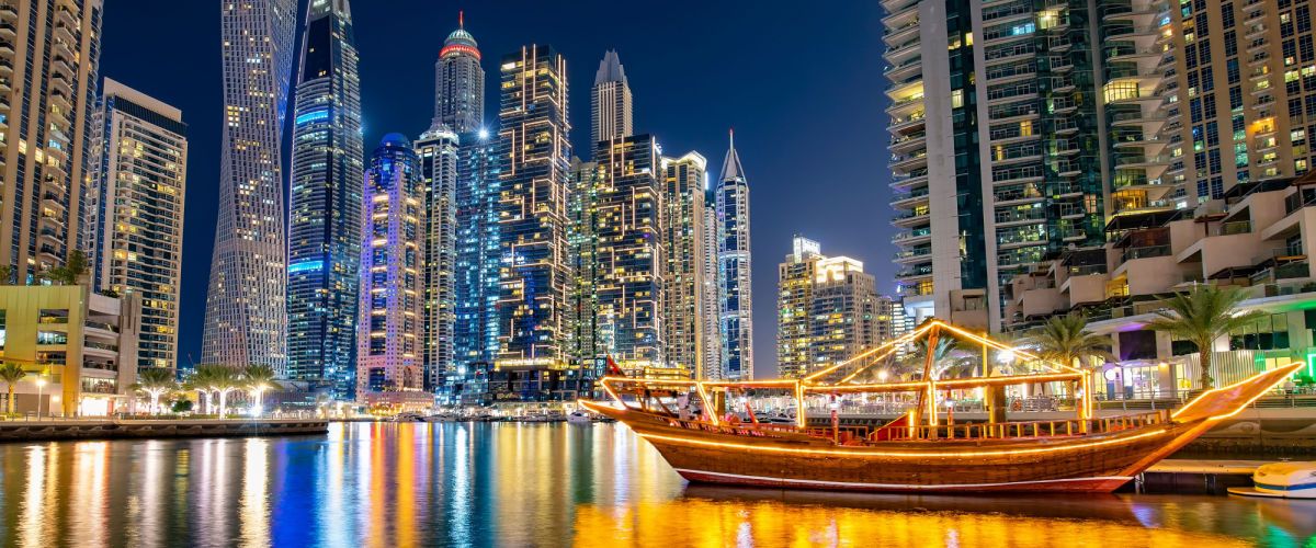 Nightlife in Dubai: Witness the Charming Sight of the City's Night