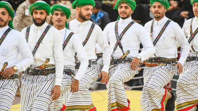 الرقصة الفلكلورية السعودية