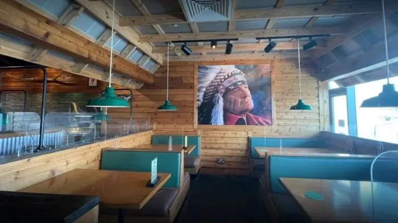 تصميمات داخلية هادئة لمطعم تكساس رودهاوس