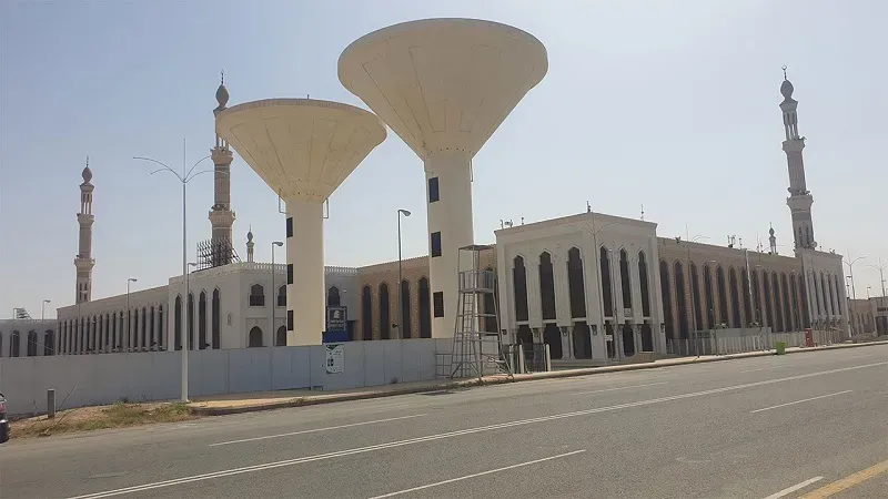 Masjid Al-Taneem
