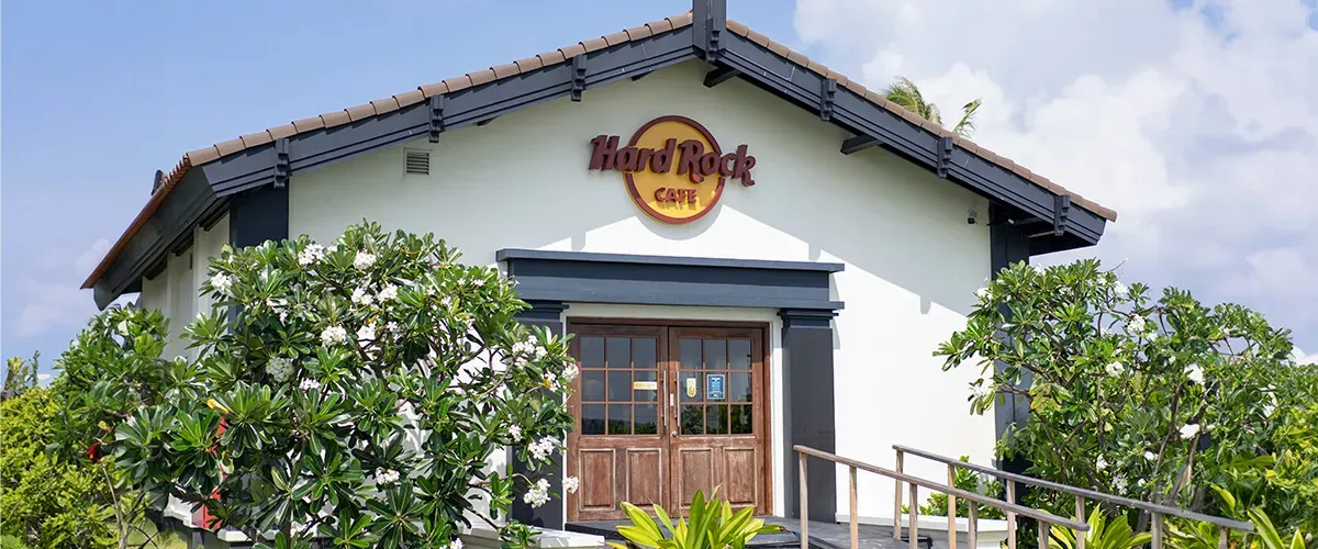 Hard Rock Café Maldives: A Musical Symphony of Scenic Views and Delish Food