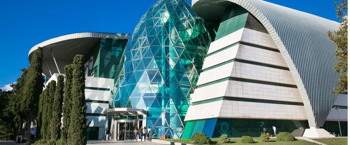 Top Shopping Malls in Baku: Discover Your Fashion Paradise