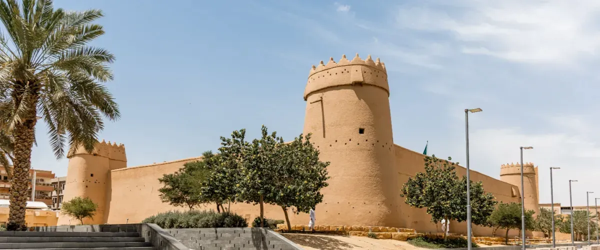 دليلك إلى متحف قصر المصمك في الرياض: اكتشف تاريخ المملكة العربية السعودية المدهش