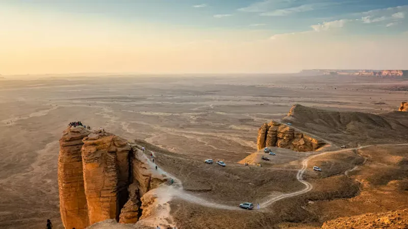 Edge of the World in Saudi Arabia: Get the Uninterrupted View of the Horizon