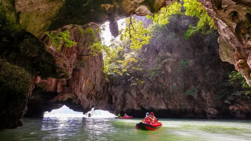 Cruise in Phang Nga Bay: Relax and Unwind Against Gorgeous Sceneries