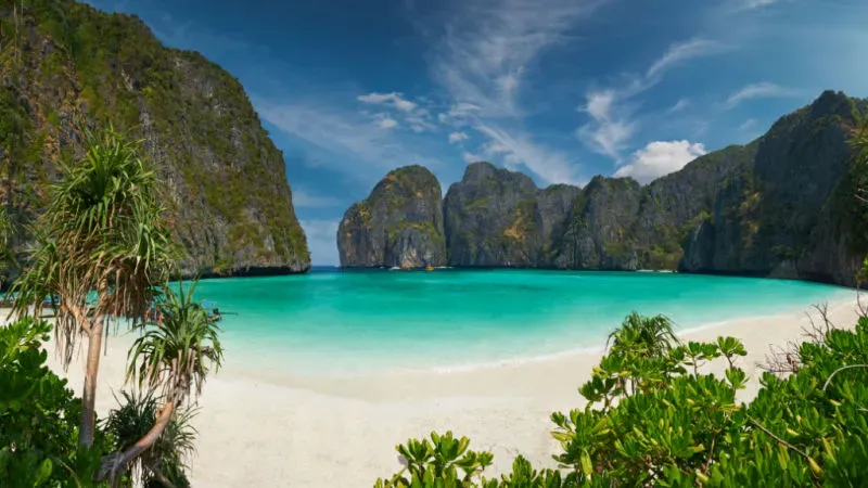 Phi Phi Islands: A Romantic Destination for Couples