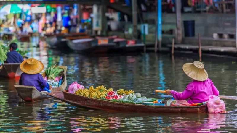 Damnoen Saduak Floating Market: Ready for Some More Retail Therapy?
