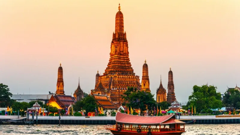 Cruise on the Chao Phraya River