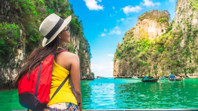 Must Visit Attractions in Phi Phi Islands: Explore the Gorgeous Land in Thailand