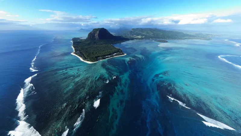 About Mauritius Underwater Waterfall