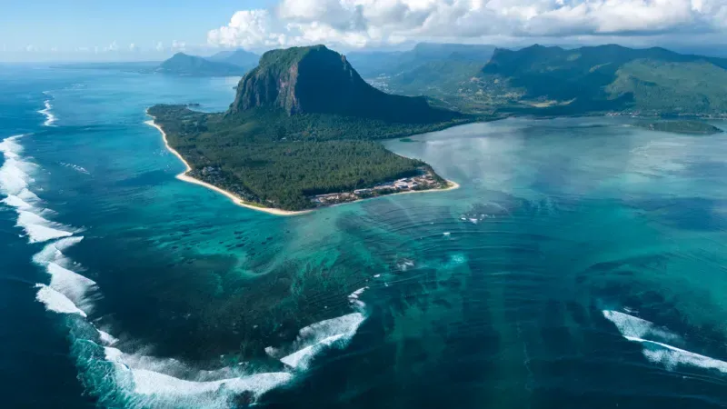 Mauritius Underwater Waterfall