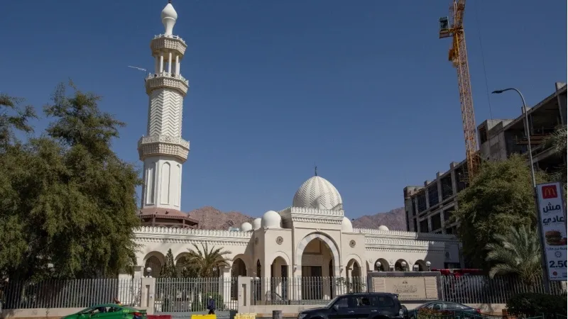 Pay a visit to Sharif Hussein bin Ali Mosque