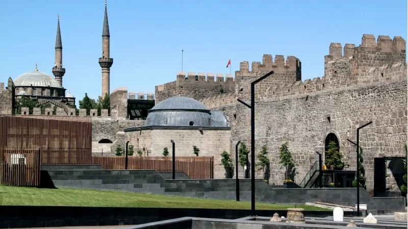 Explore Kayseri Castle