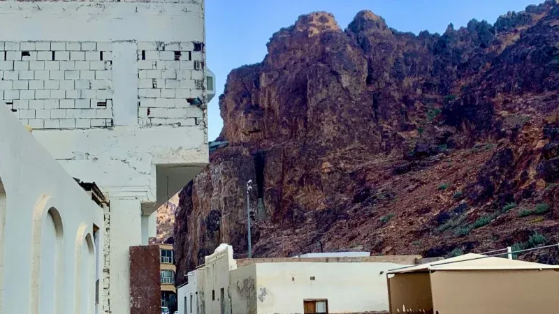 Sightseeing the Cave of Mount Uhud