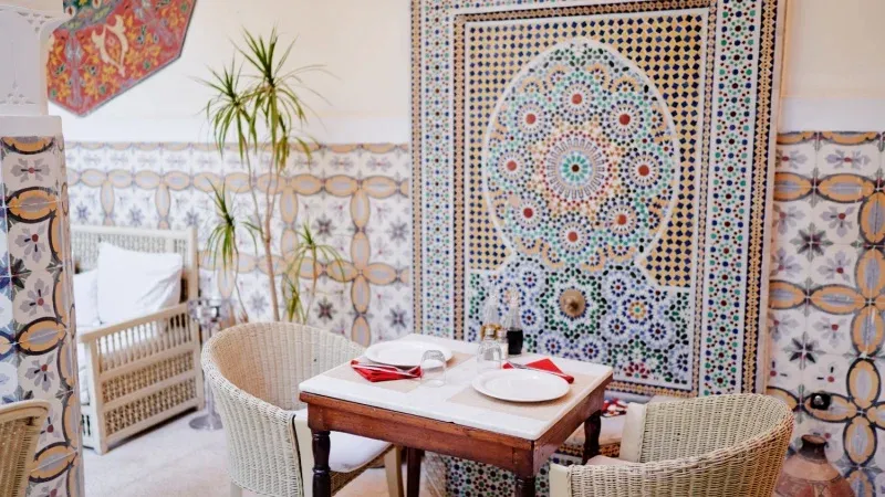 Top Restaurants and Cafes