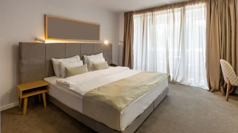 Hotels Near Al Hamda Waterfall