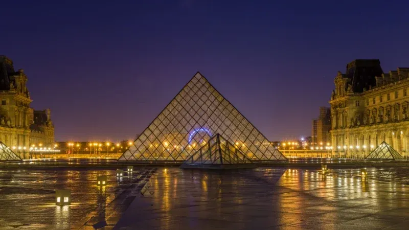 Discover art masterpieces at world-famous museums