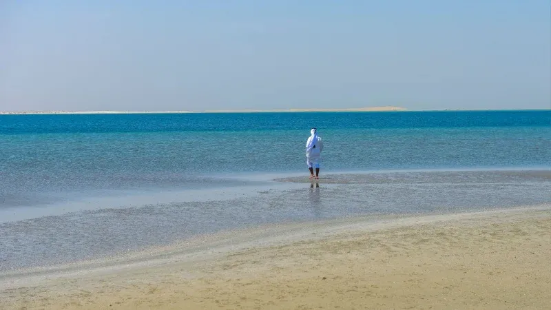 Kitesurfing at Sealine Beach in Mesaieed