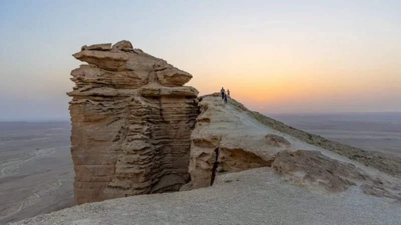 Edge of the World (Jebel Fihrayn) - Desert Wonders