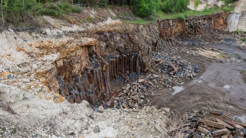 Visit the Fossil Quarries