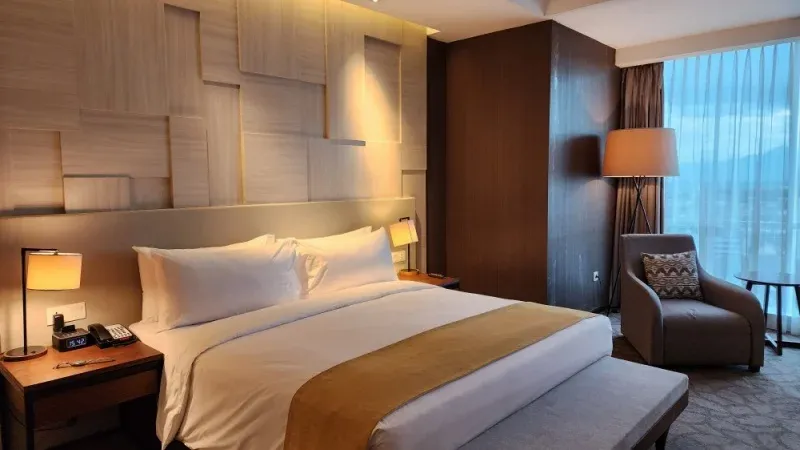 Top Hotels to Stay Near Wahba Crater