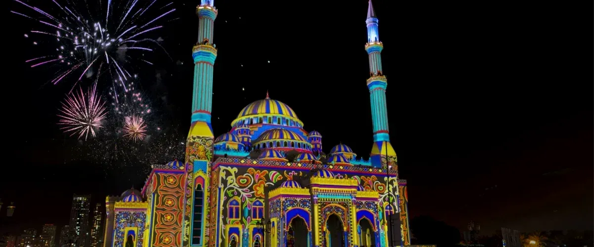 الألعاب النارية خلال عيد الفطر ٢٠٢٦ في المملكة العربية السعودية: أفضل المواقع، والتوقيت، ونصائح السلامة