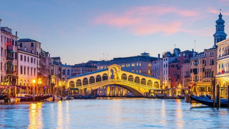 Rialto Bridge (Ponte di Rialto)