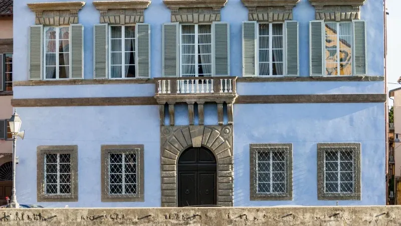 Wander in the lively Palazzo Blu