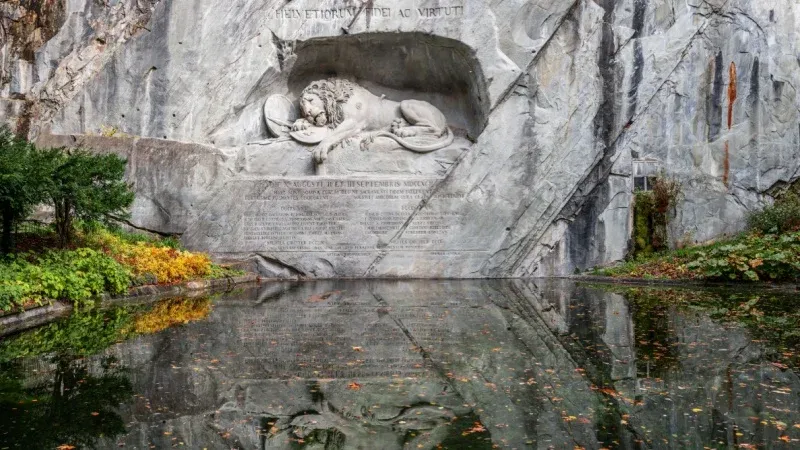 Lion Monument (Löwendenkmal)
