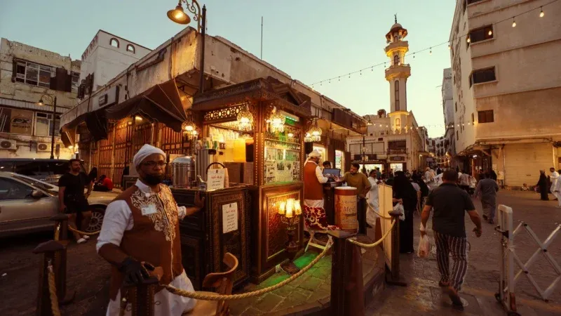 Wander in the Bustling Tahlia Street