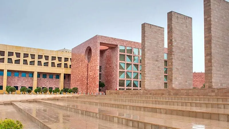 ٢. جامعة كارنيجي ميلون في قطر 