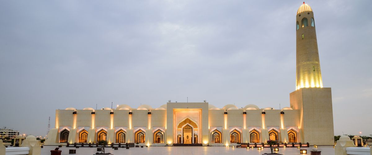 State Grand Mosque Qatar Portrays Tradition and Modernity Standing on Top Of A Hill