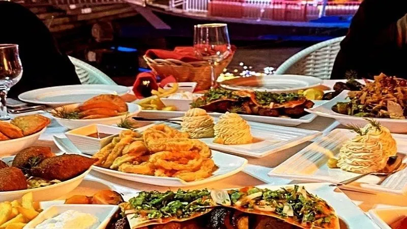 قائمة الطعام في مطعم المرجان، قطر 
