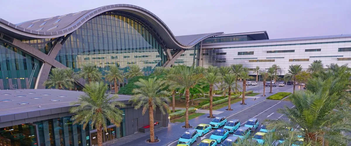 المطارات في قطر: واعدة بضيافة حارة في البلاد