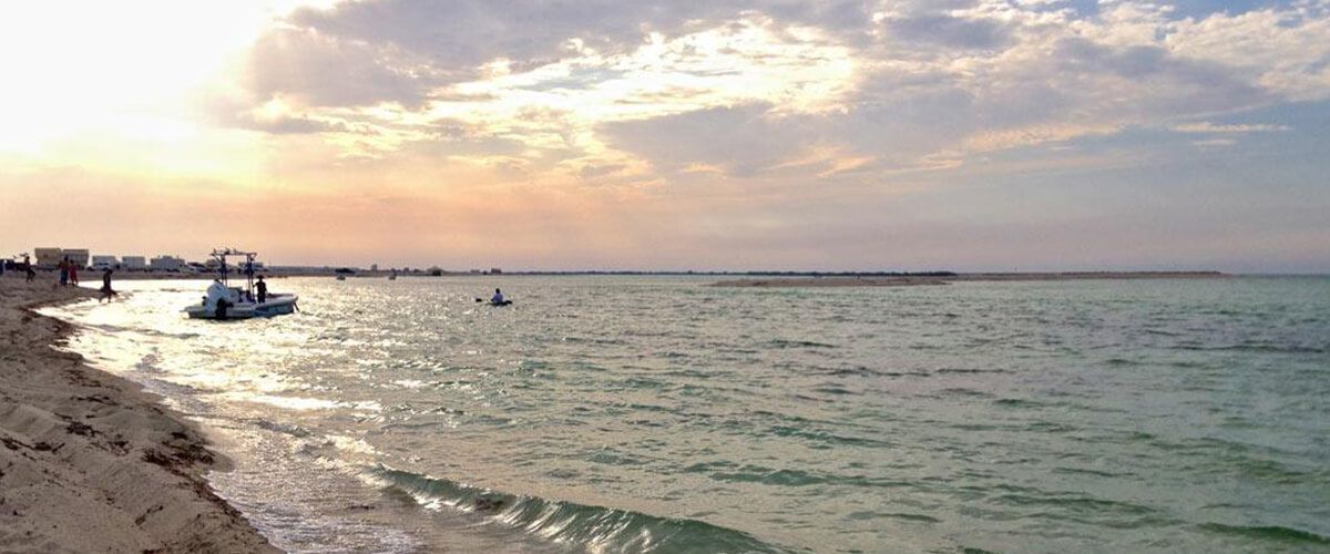 Al Mafjar Beach Qatar:  Explore The Stunning Unspoiled Beach