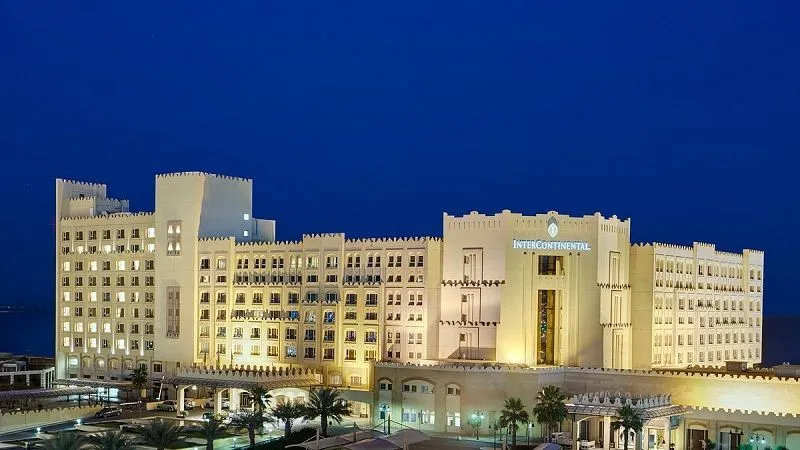 ٢. فندق انتركونتيننتال الدوحة، أحد فنادق أي أتش جي (IHG) 