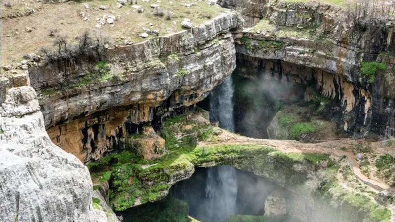 Baatara Gorge Waterfall: Three Bridge Chasm 