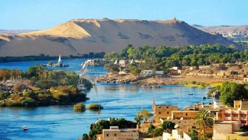 ٣. نهر النيل: استكشاف النهر الشهير