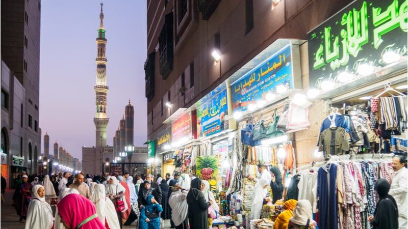 Pick Best Souvenirs When Shopping in Saudi Arabia