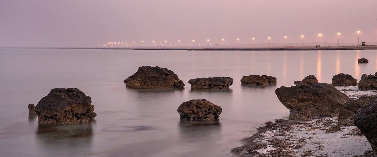 Abu Samra Beach Qatar: Relish a Break from the City’s Humdrum on the Dramatic Shoreline