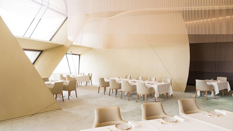 Jiwan Restaurant in Qatar: For Diving into Qatari Flavors in a Pearl-Like Lustrous Ambiance