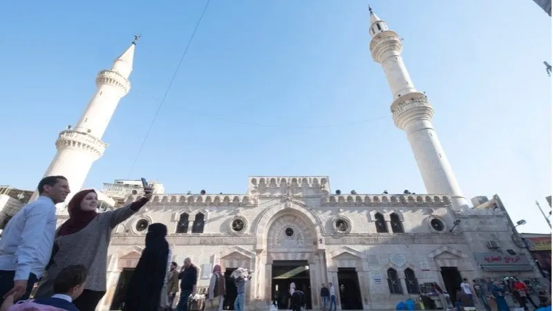 Visit the Al-Husseini Mosque