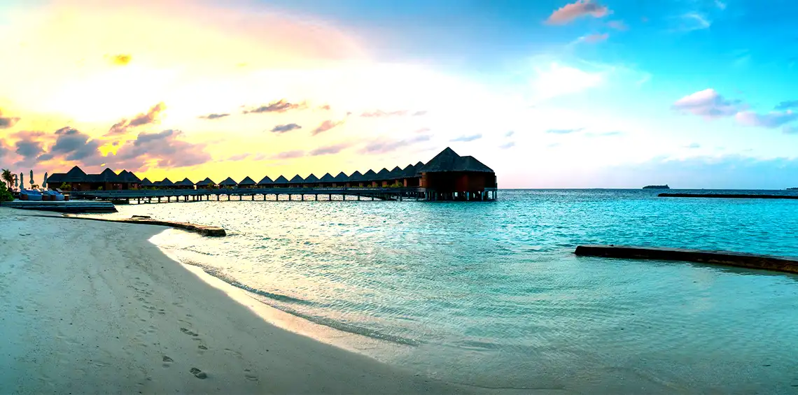 4 Days 3 Nights Banyan Tree Vabbinfaru Maldives Luxury Tour Package