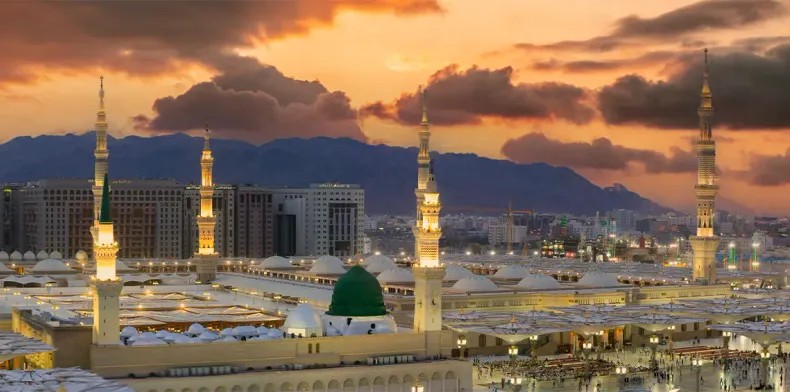 Glimpse of Mecca and Madinah 4 Nights 5 Days Tour Package